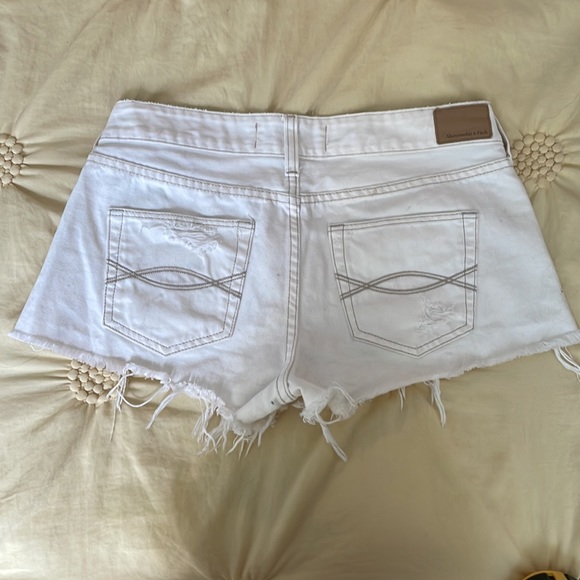 Abercrombie & Fitch white jean shorts - Picture 2 of 6